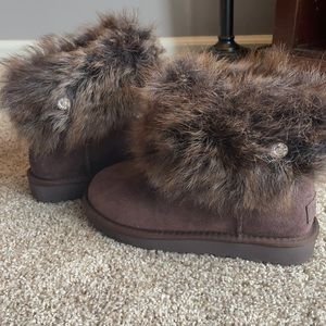 Ugg boots size 6 women’s short brown with fur